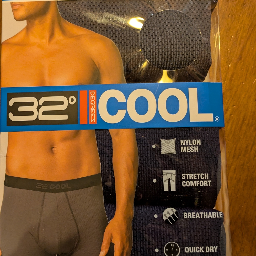 32 Degrees Cool Men's Black Boxer Briefs